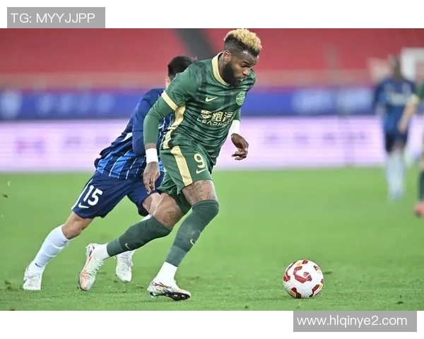 足球明星直升飞机事故引发全球哀悼与安全隐患讨论